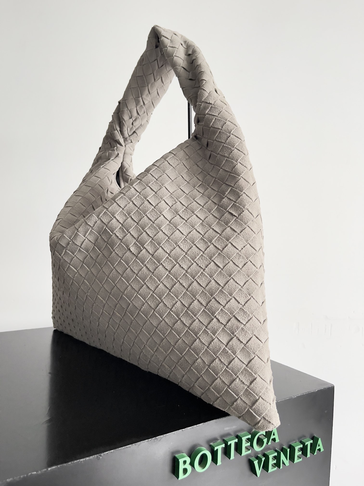 Bottega Veneta Hop Large Bag 763970