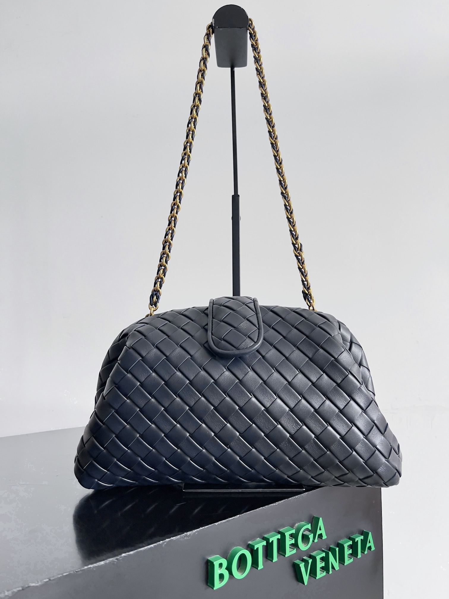 Bottega Veneta LAUREN CLUTCH chain clutch bag 785807
