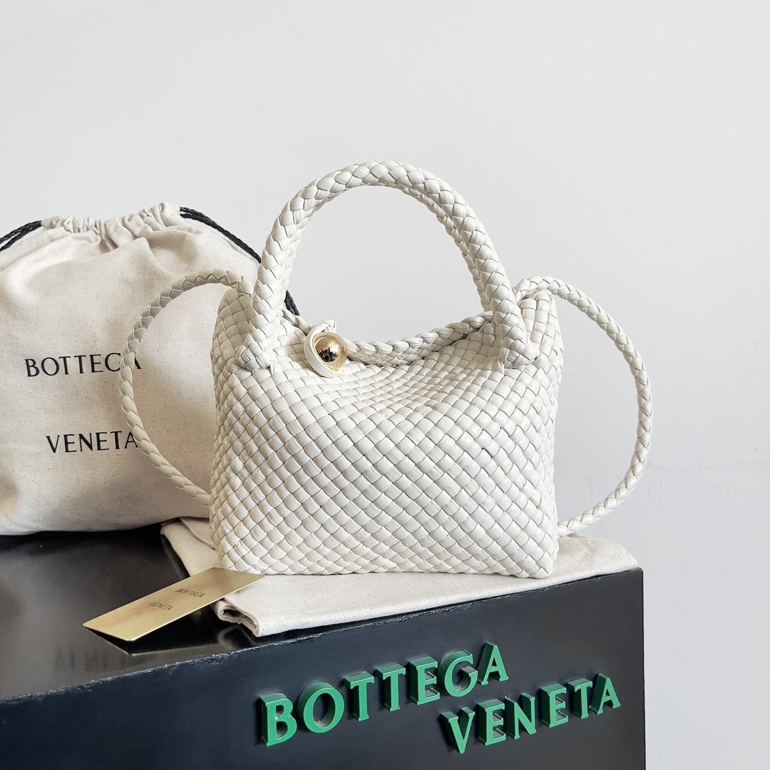 Bottega Veneta TOSCA woven handbag 776755