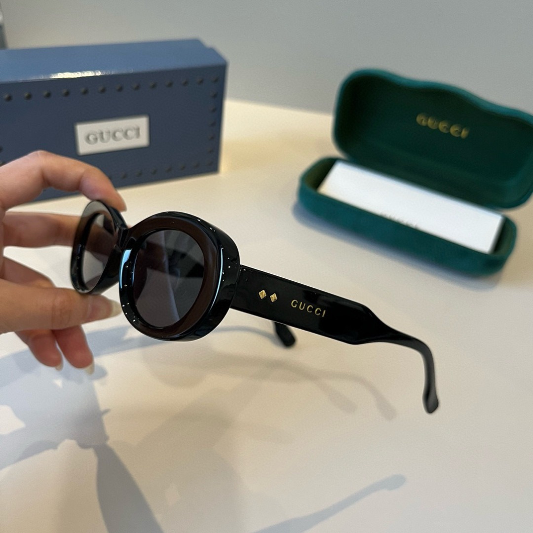 Gucci Round Frame Sunglasses