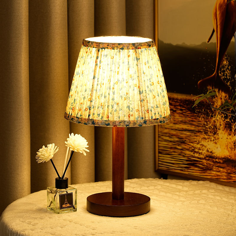 🌸 Vintage-Inspired Floral Pleated Lampshade – A Cozy Glow with Timeless Charm! 🌸