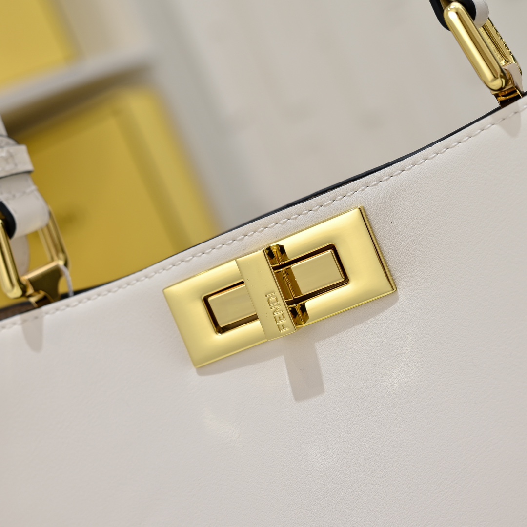 FENDI ekaboo Soft medium handbag 8801