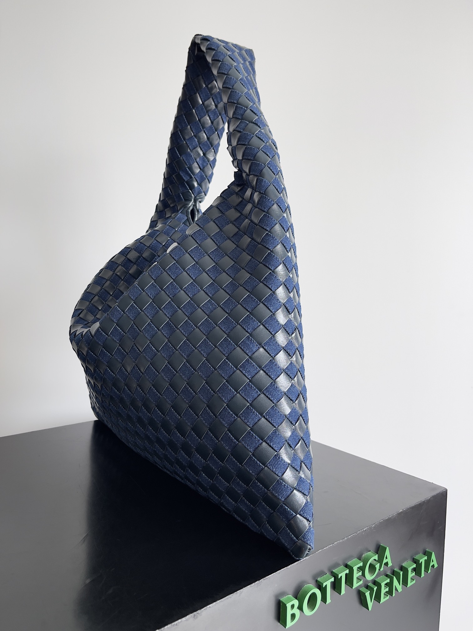 Bottega Veneta Large Hop Shoulder Bag 795949