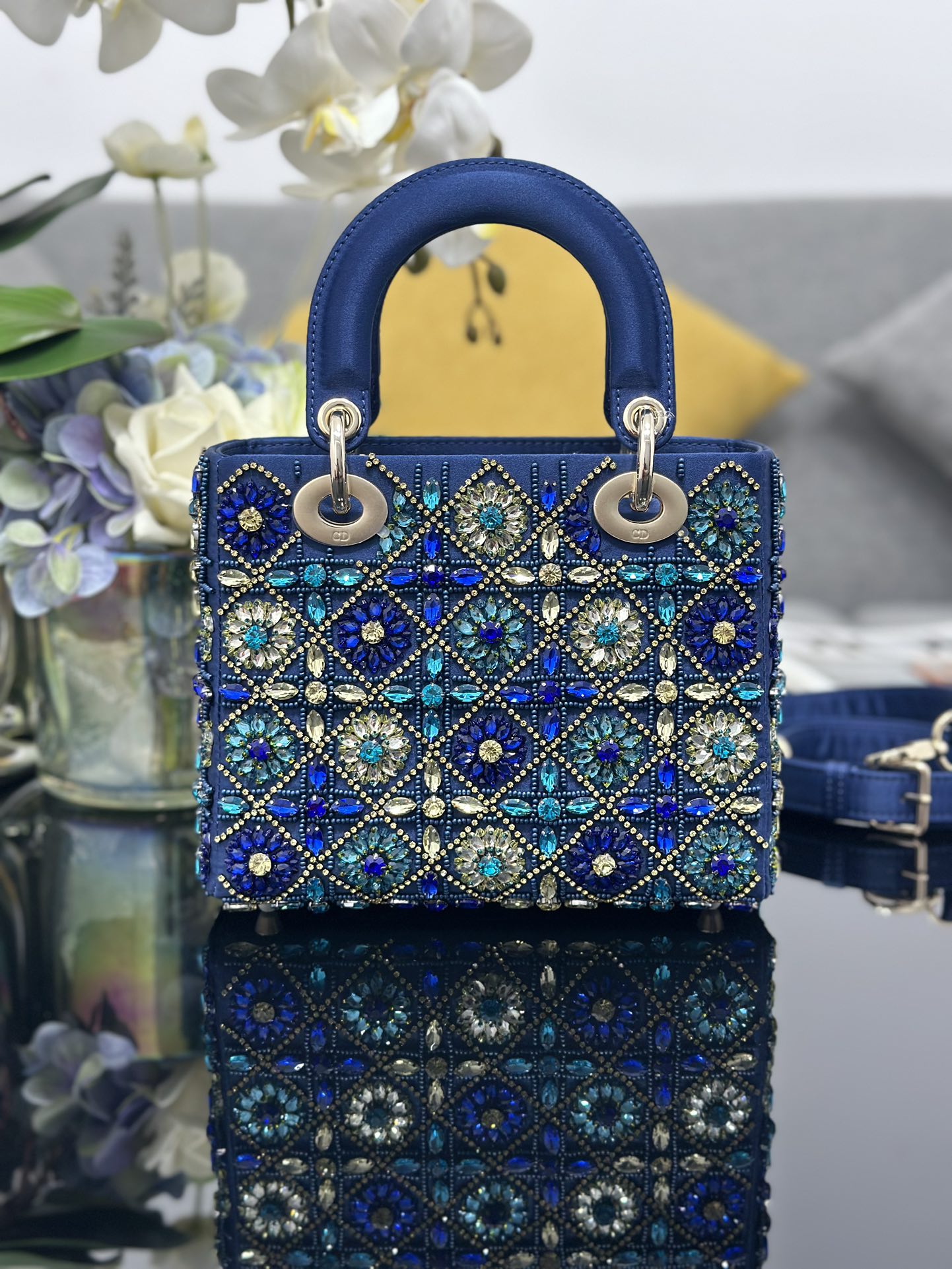 Dior Lady Dior four-grid embroidery blue diamond Lady Dior bag M0538