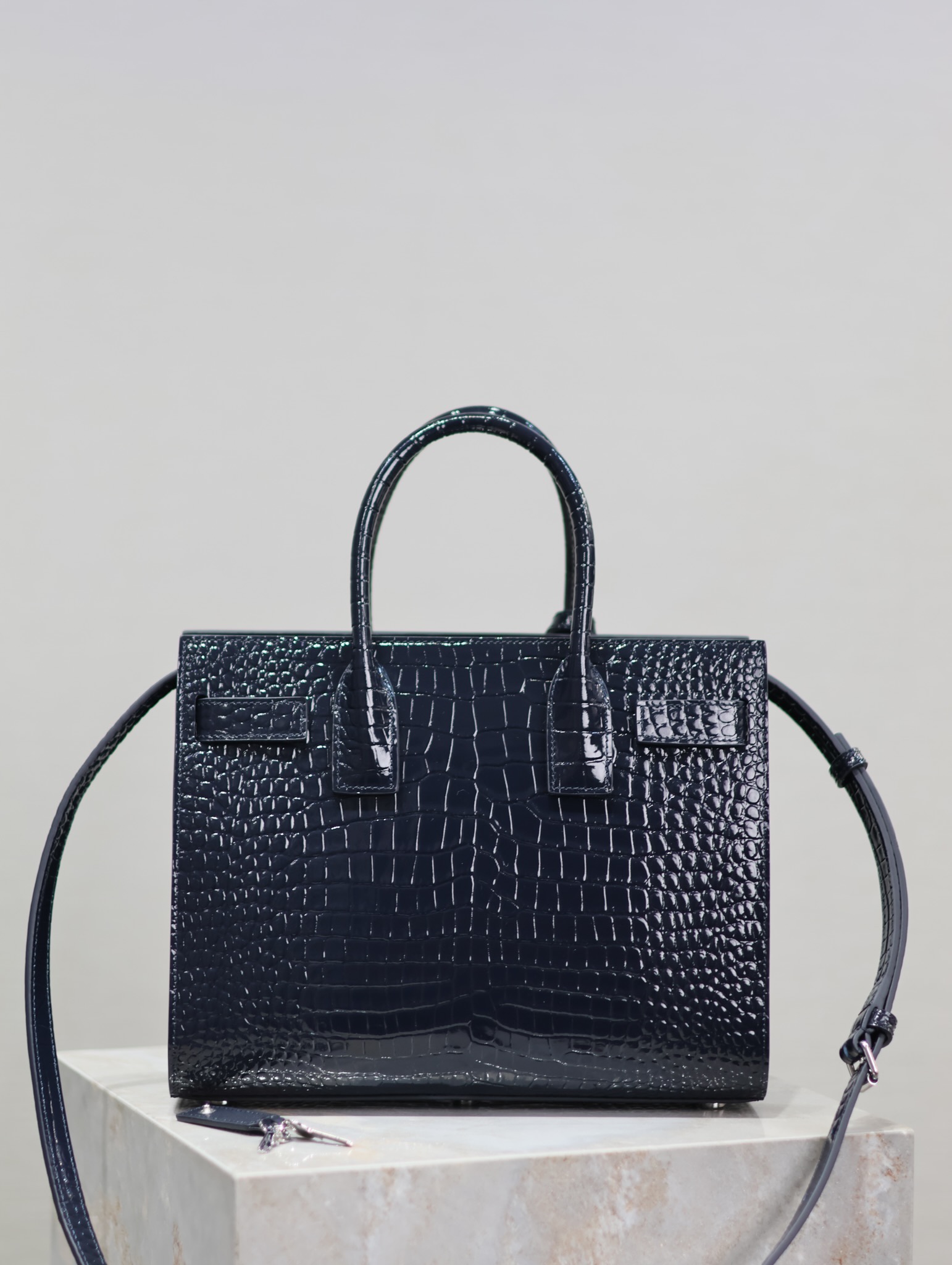 Yves Saint Laurent sac de jour accordion bag 421863