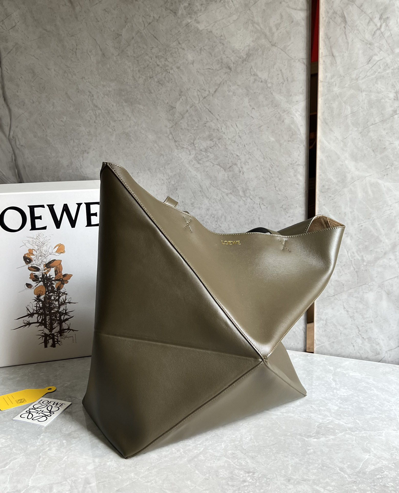 Loewe zzle Fold Large Leather Bag 0692