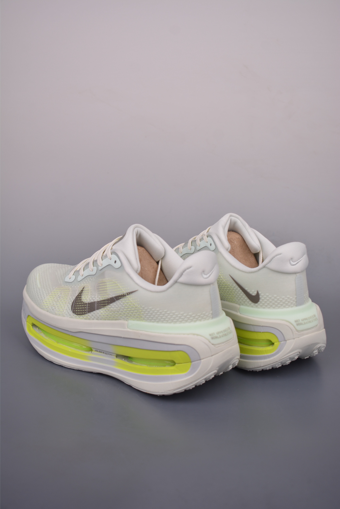 Nike Vomero premium Air running shoes HQ2050-371