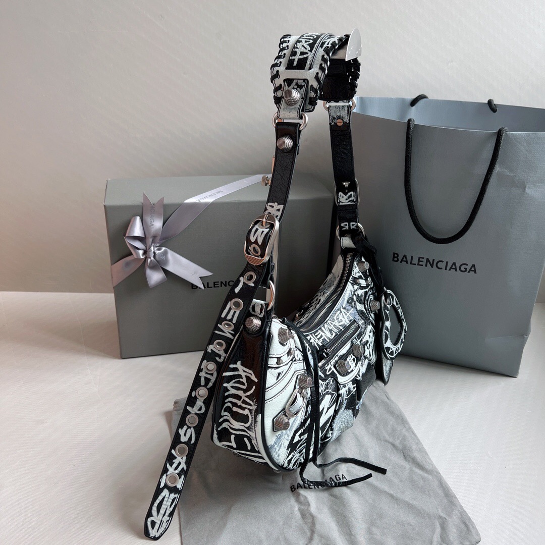 Balenciaga le cagole crescent bag