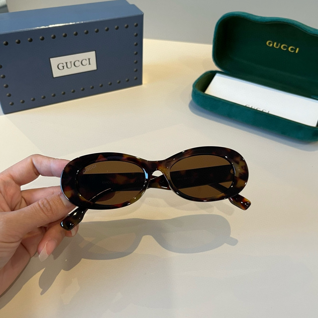 Gucci Round Frame Sunglasses
