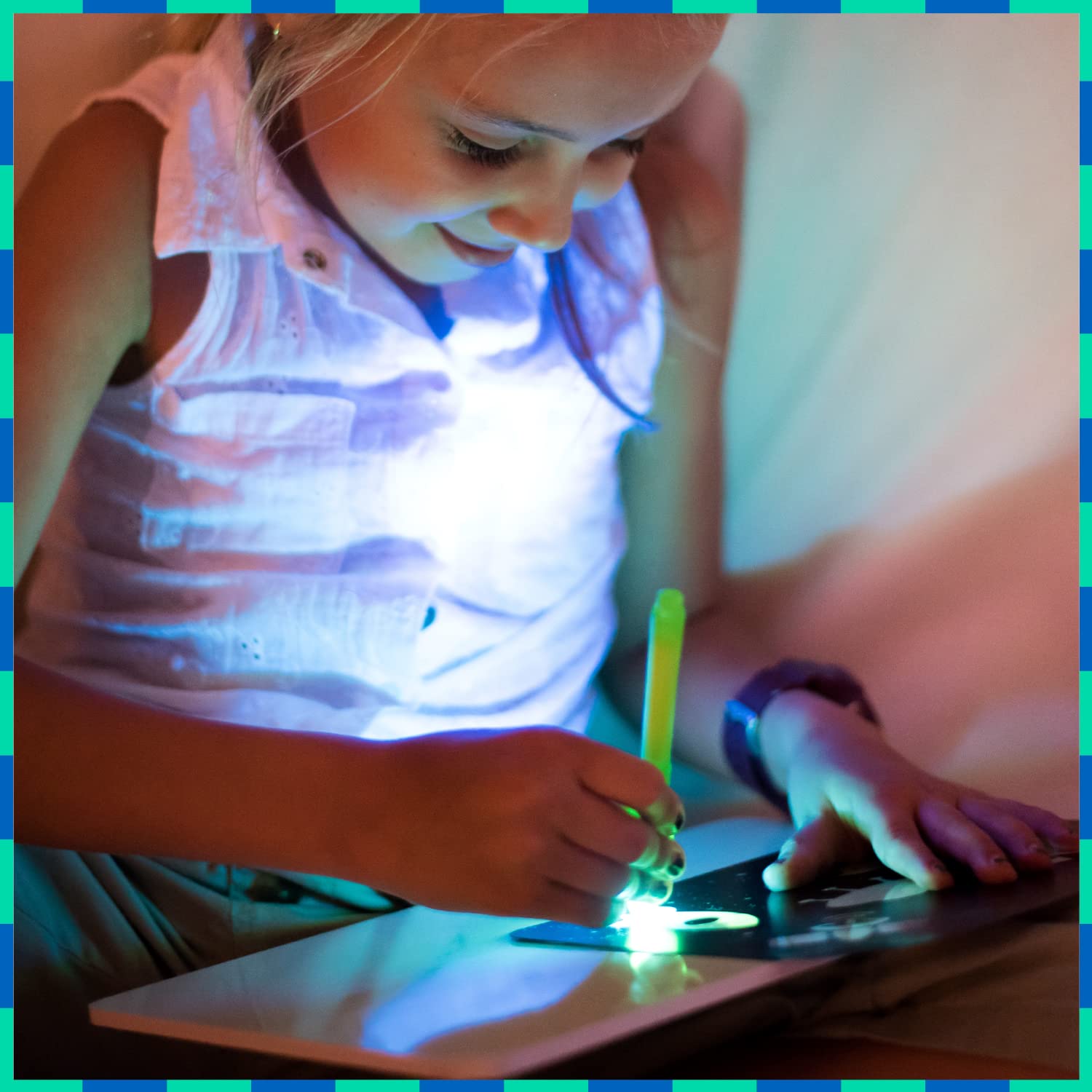(🔥Big Pre-Christmas Sale-SAVE 48% OFF) Magic Doodle Board with Light -BUY 2 SETS GET 1 SET FREE NOW!