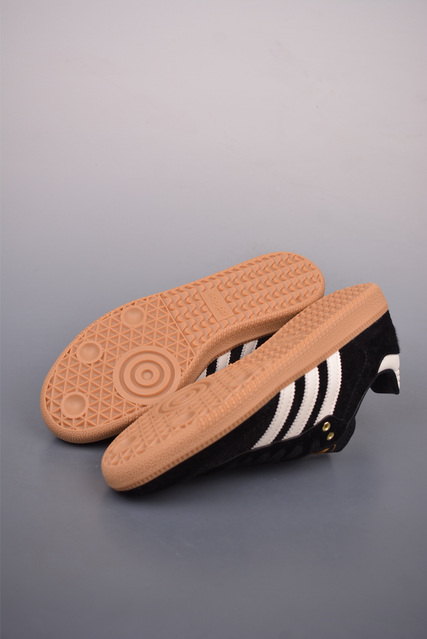 Adidas Originals Samba OG black and white rubber sole JQ3694