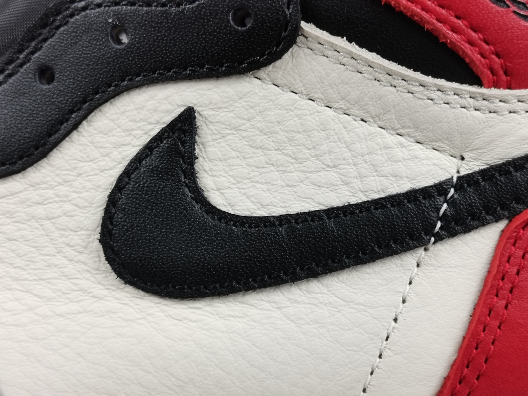 Nike Air Jordan 1 Retro High OG Broad Toe 555088-610