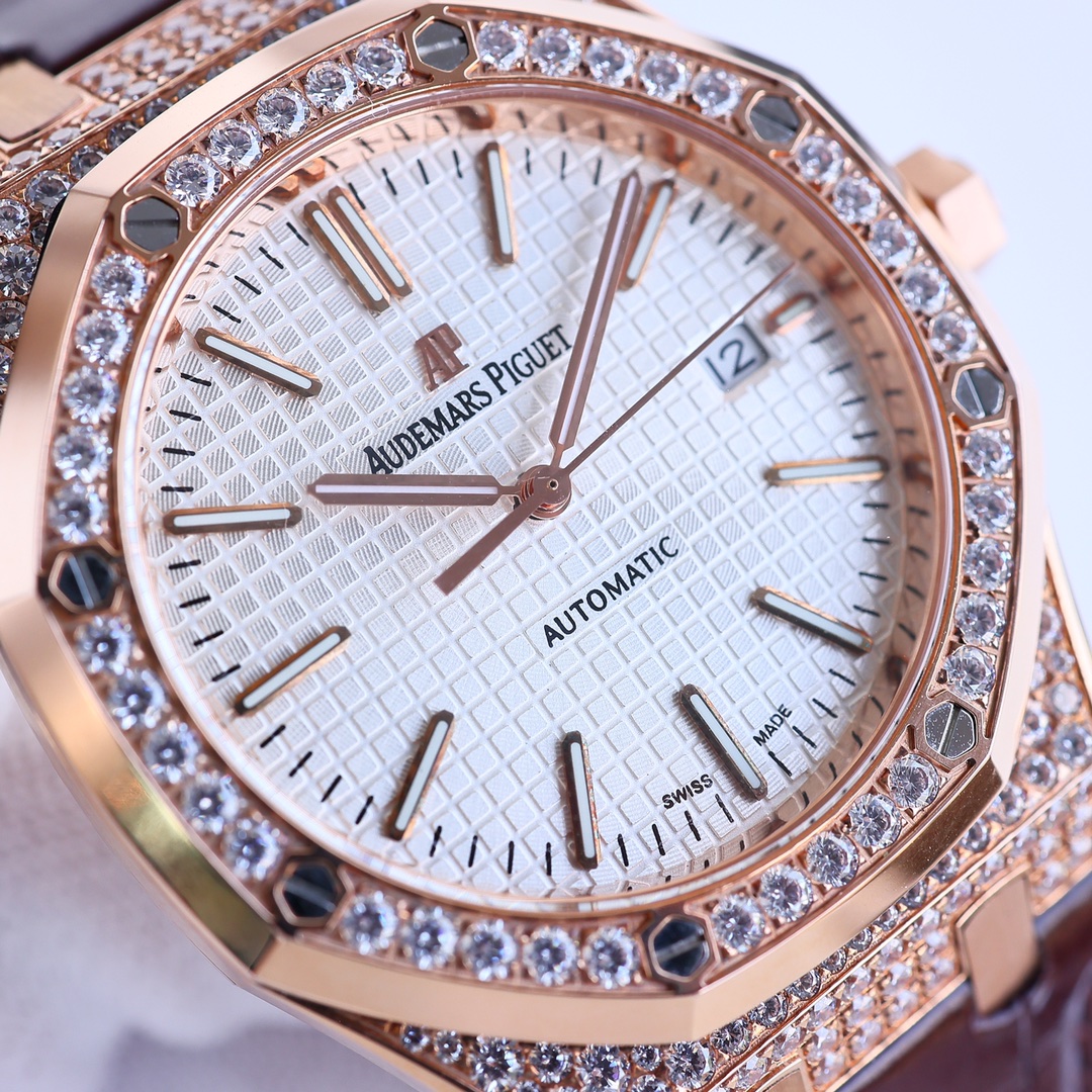 Audemars Piguet Royal Oak Series 15510OR.OO.D002CR.02