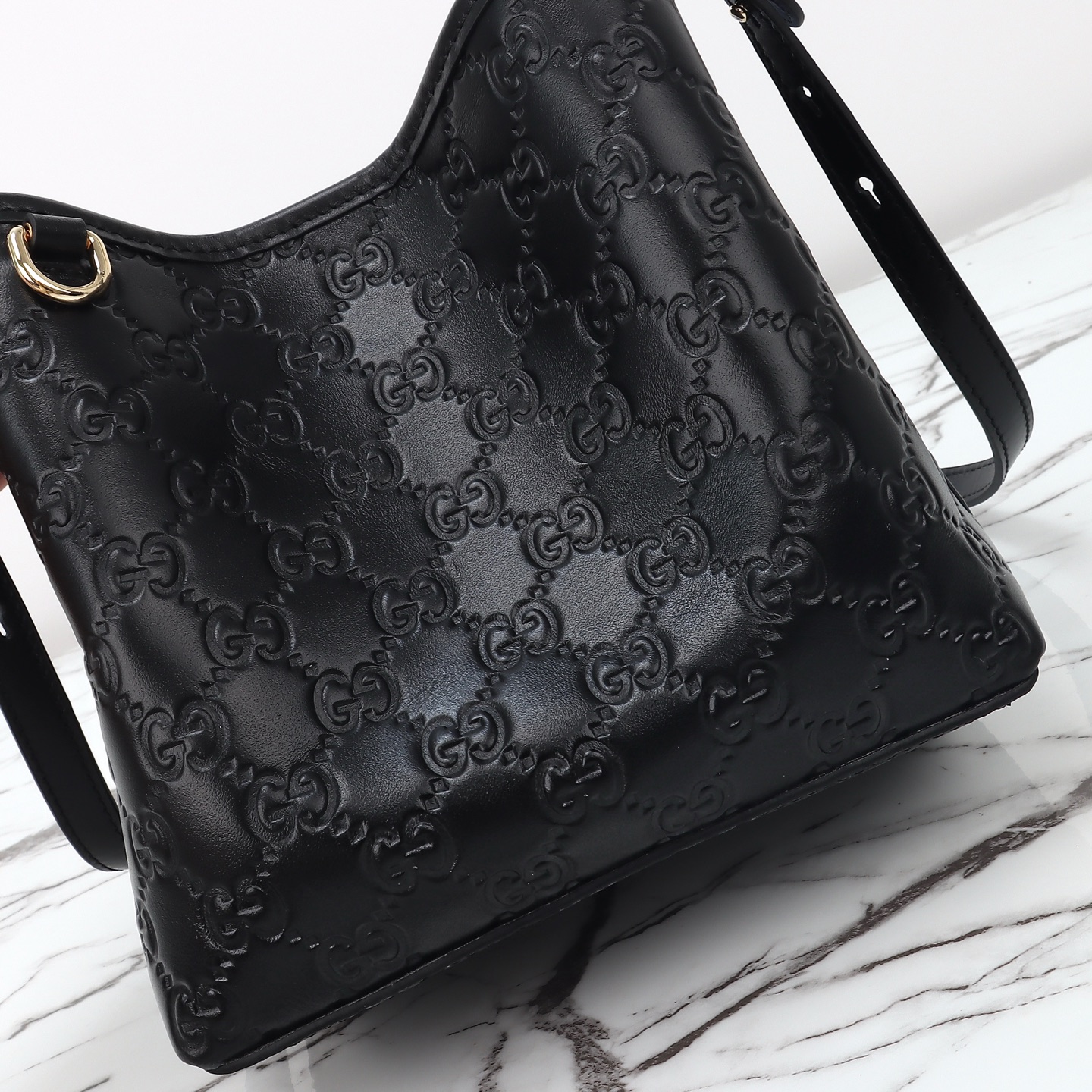 Gucci GG Emblem small bucket bag ‎815118 AAFDV 1000