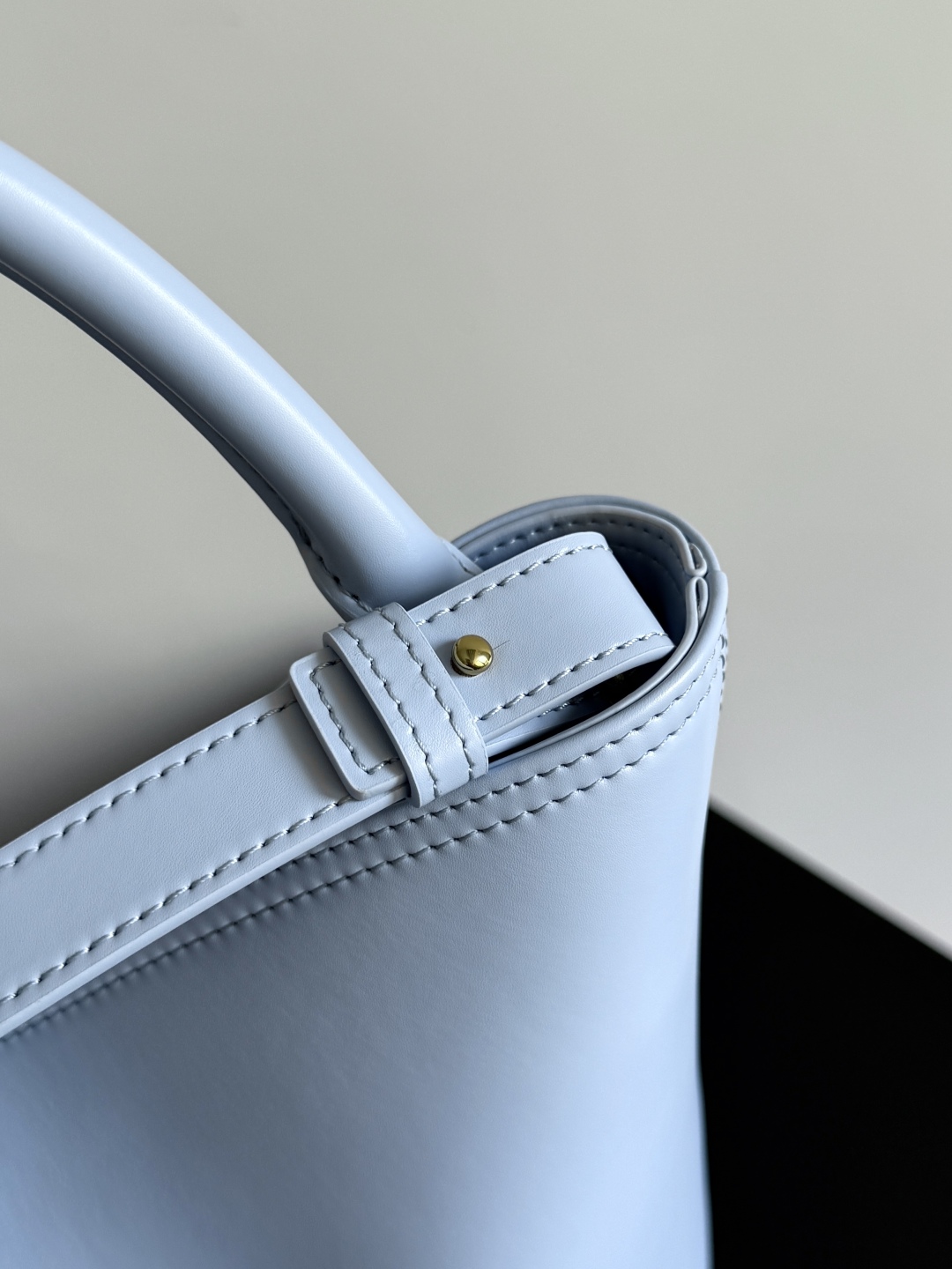 Bottega Veneta 2025 New Arrival Women's LIBERTA Small Bucket Bag 806038