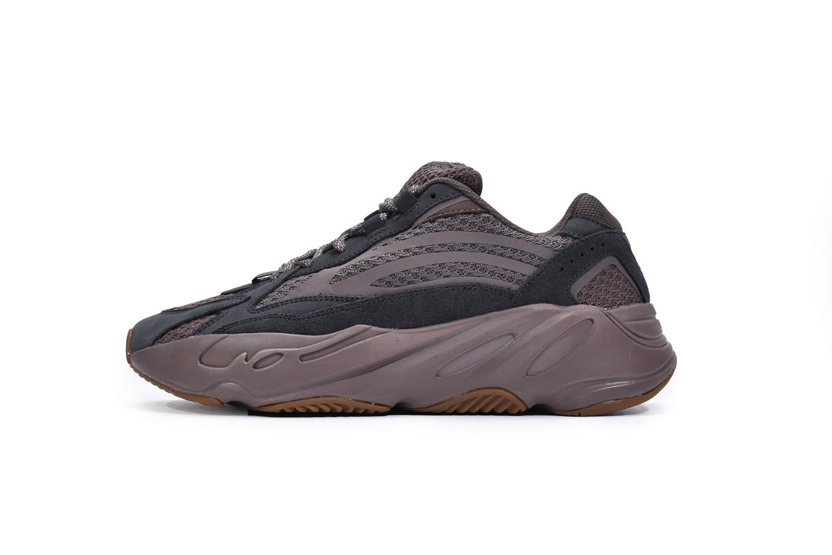 700V2