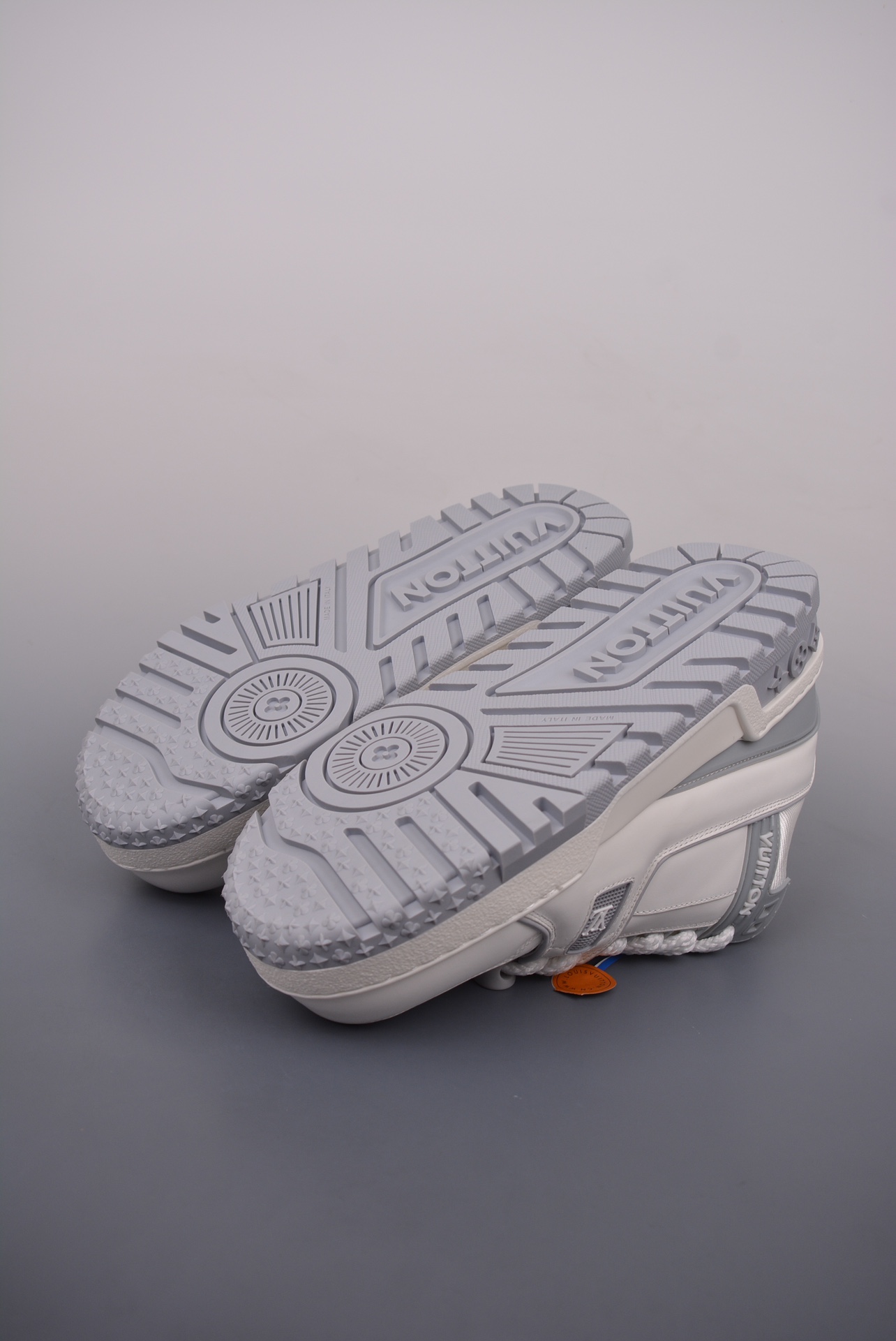 Louis Vuitton Trainer Maxi Low Sneaker White Grey 1ACPPQ