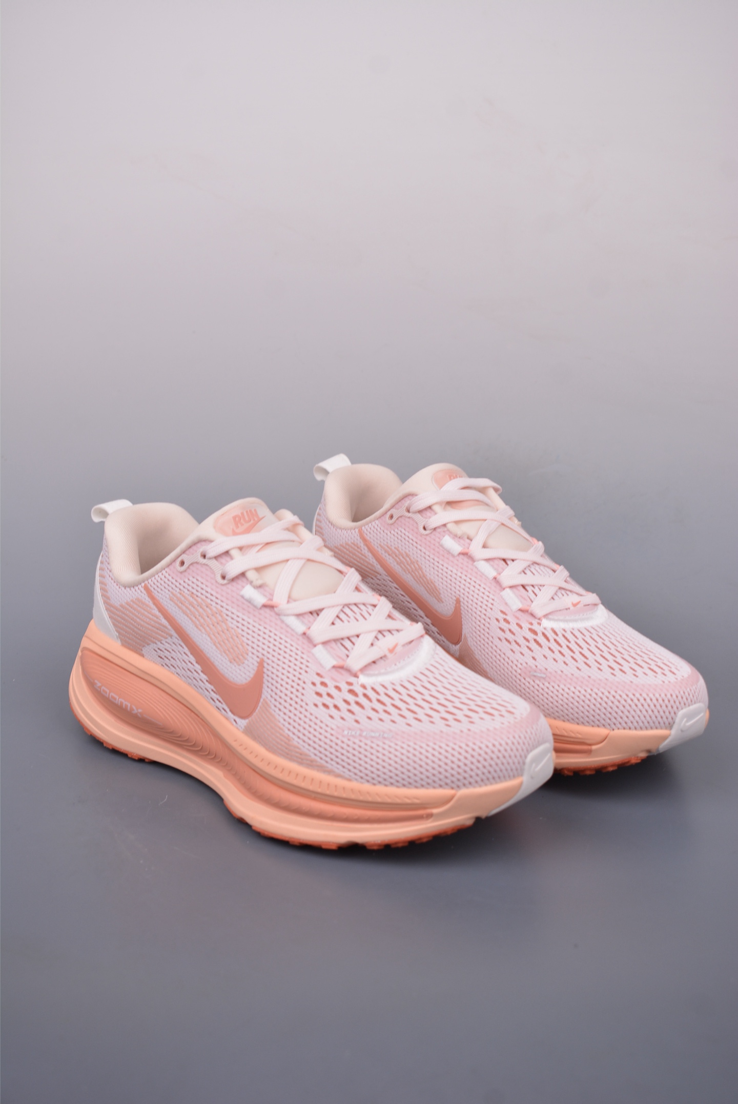 Nike Vomero 18 ZoomX Running Shoes Light Pink HM6804-601