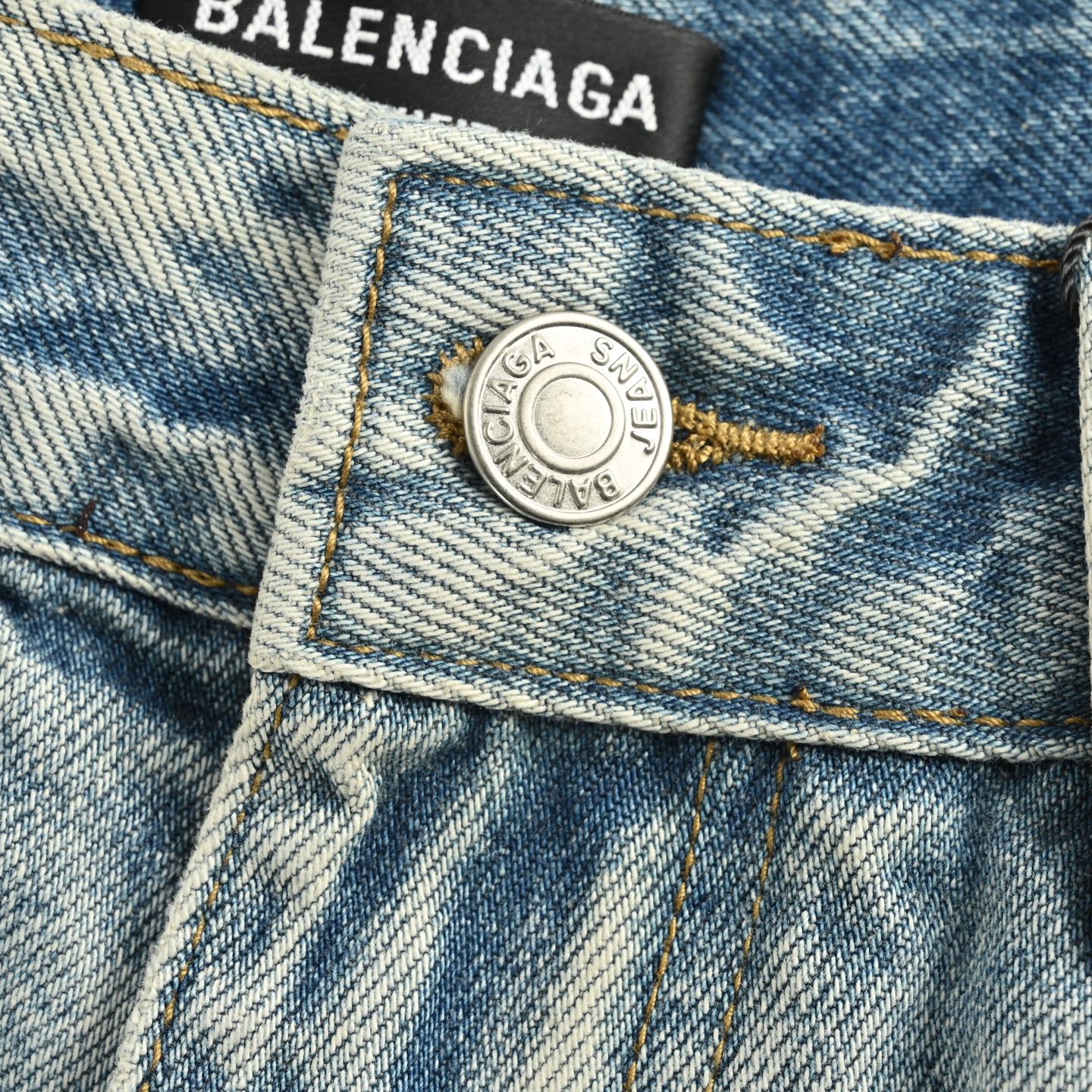 Balenciaga 24ss distressed fringe hem denim shorts