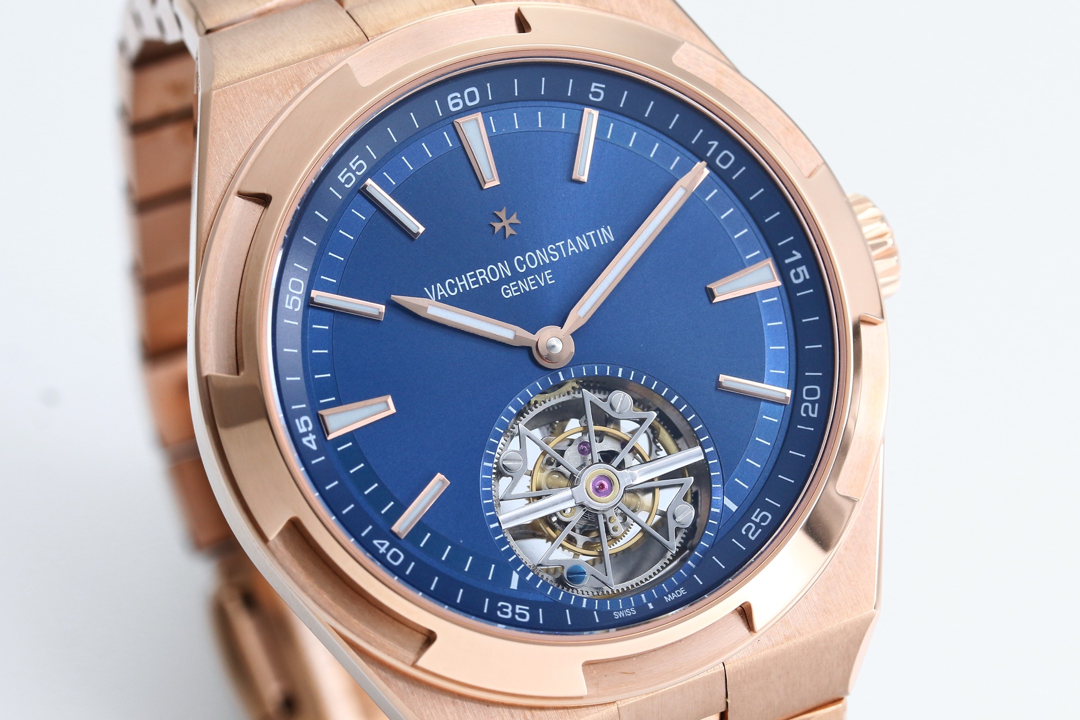 Vacheron Constantin Overseas Series 6000V/210R-B733 watch