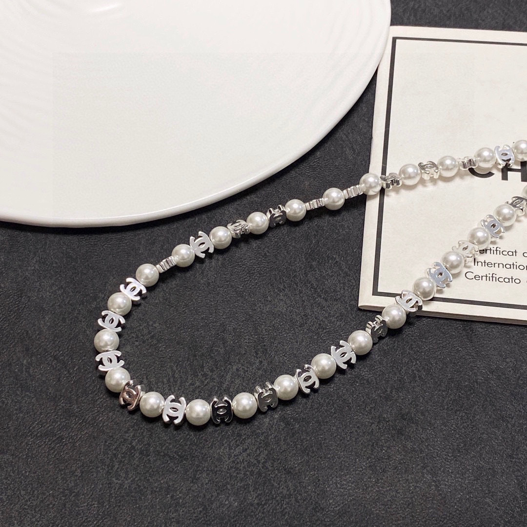 Chanel new pearl necklace