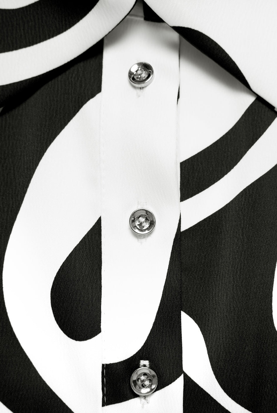 Vestido estampado y cuello camisero