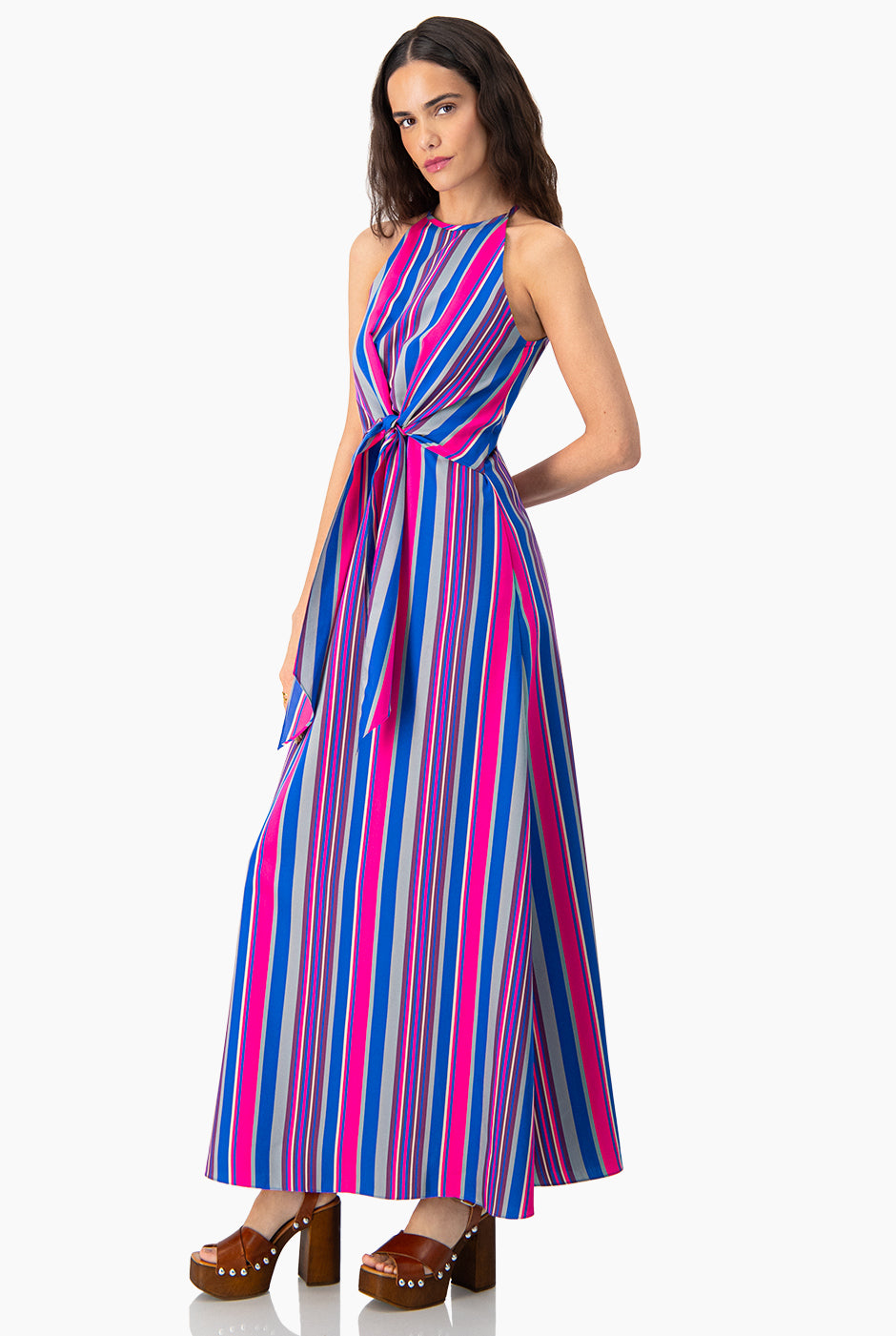 Vestido estampado de rayas con cuello halter