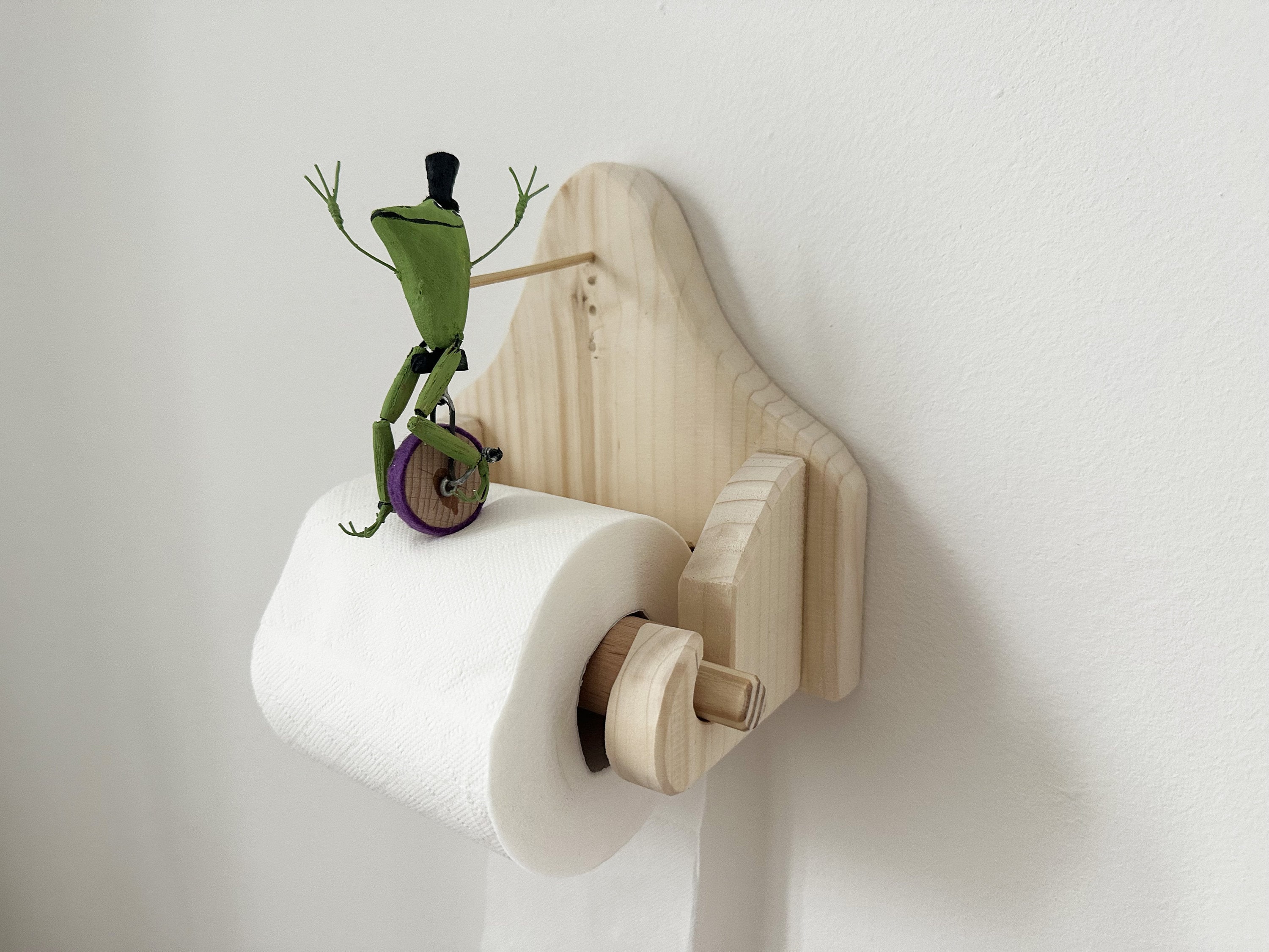 🎄49% OFF🎄Creative Frog Riding Bicycle Toilet Paper Holder