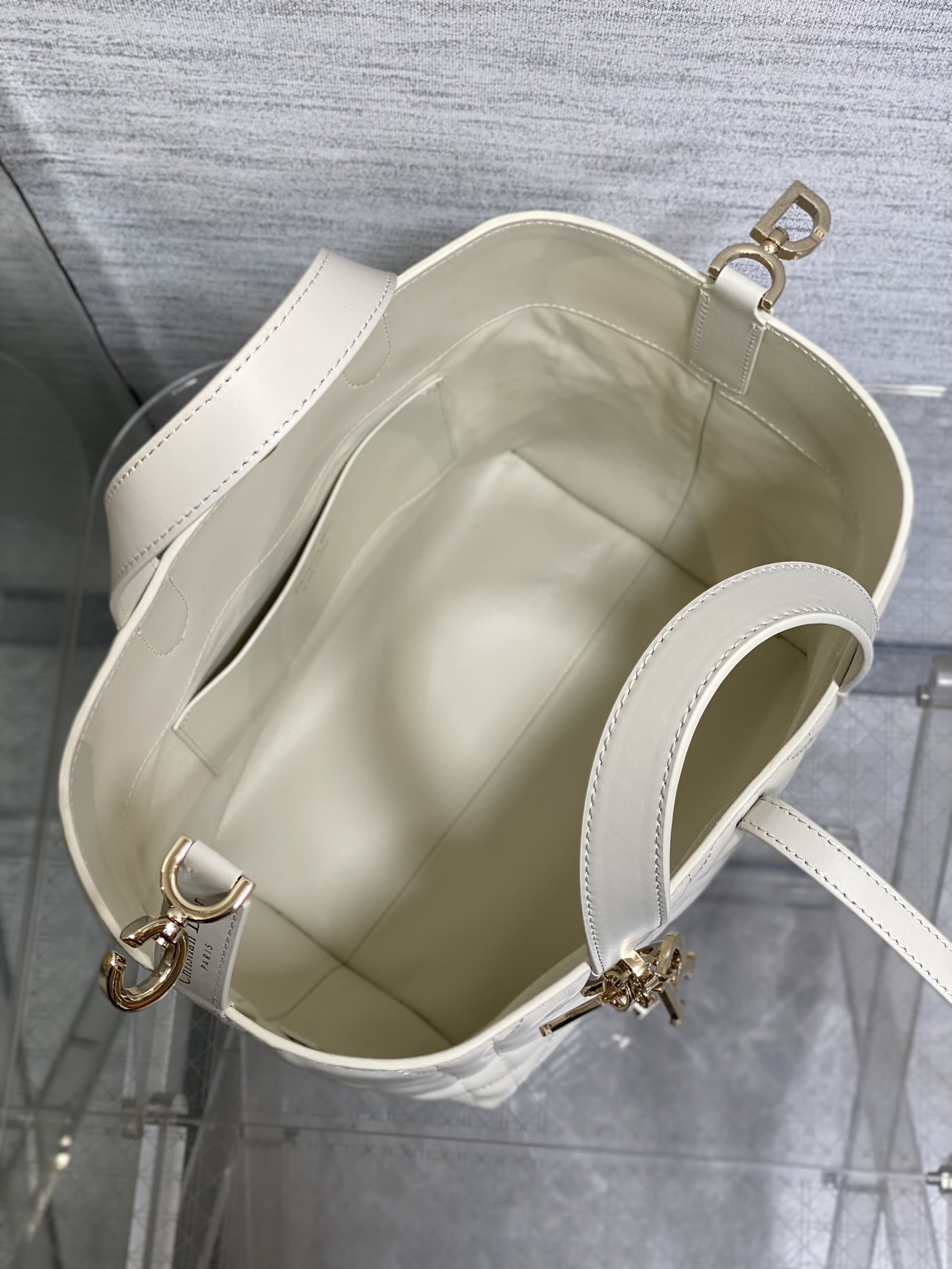 Dior Toujours Vertical Series Mediumv
