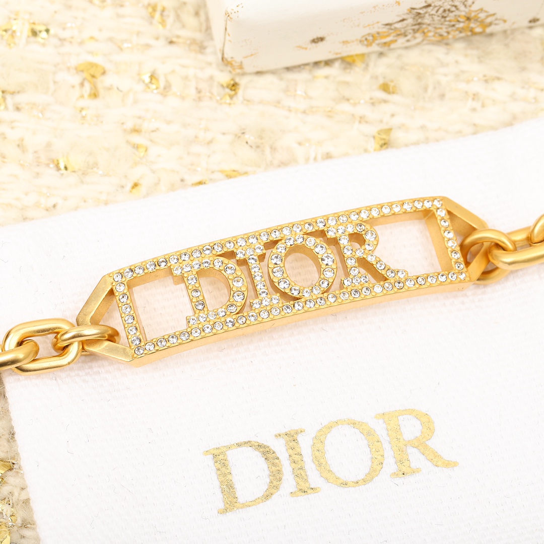 Dior hollow letter necklace