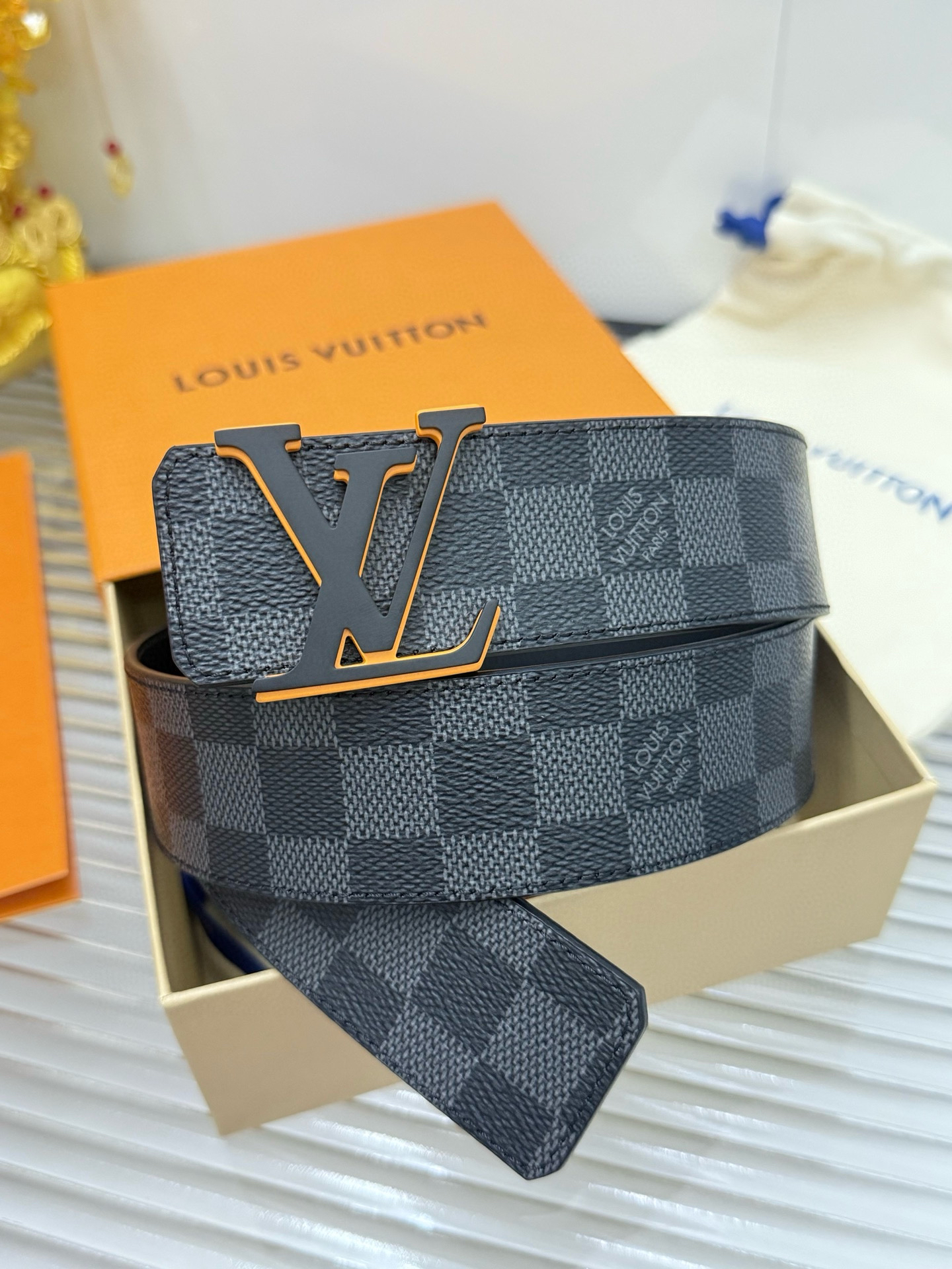 Louis Vuitton Classic Black Belt for Men, 4CM Width
