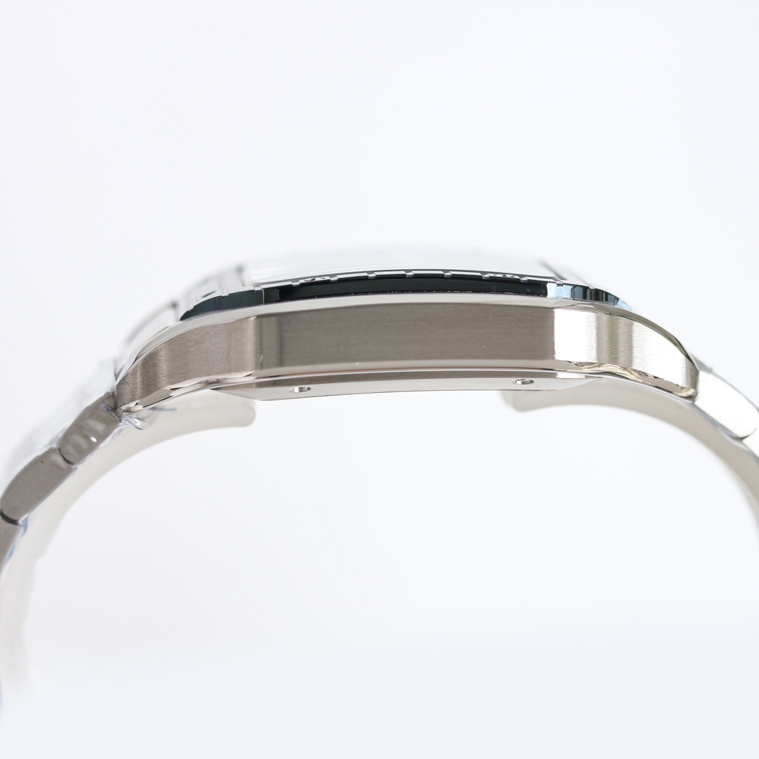 Cartier SANTOS series watch