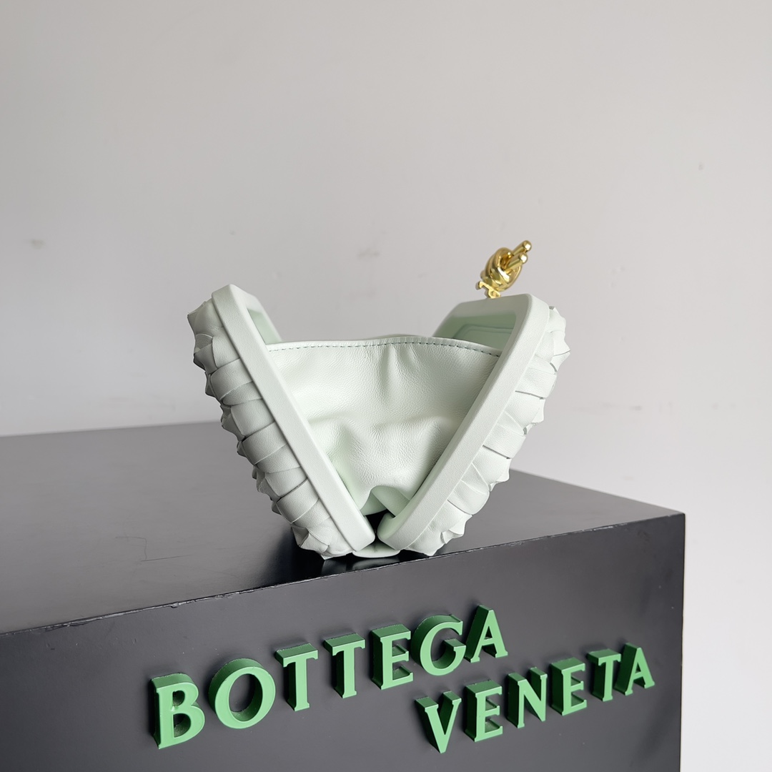 Bottega Veneta Knot woven evening bag 717622