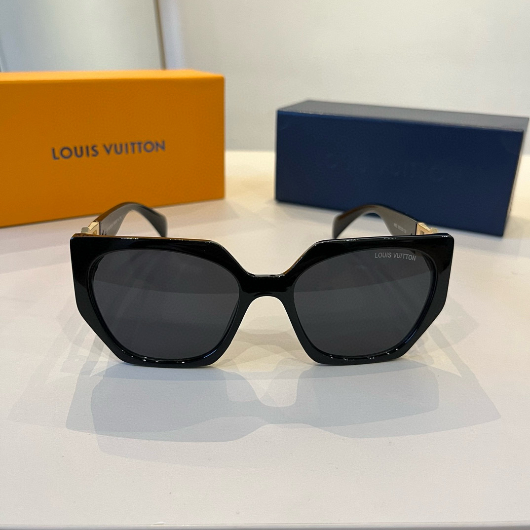 Louis Vuitton square-frame sunglasses