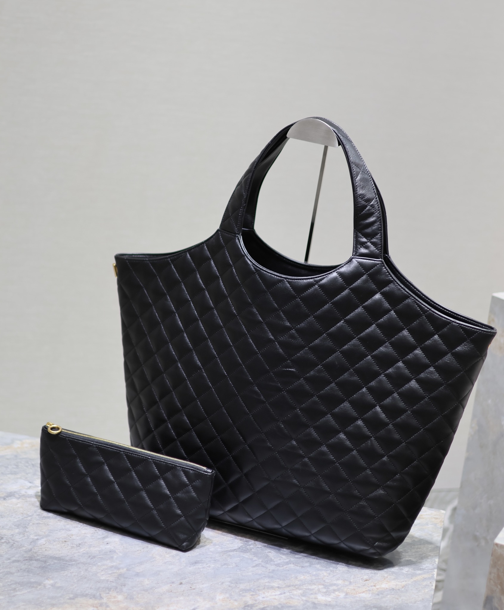 Yves Saint Laurent ICARE bag 698651