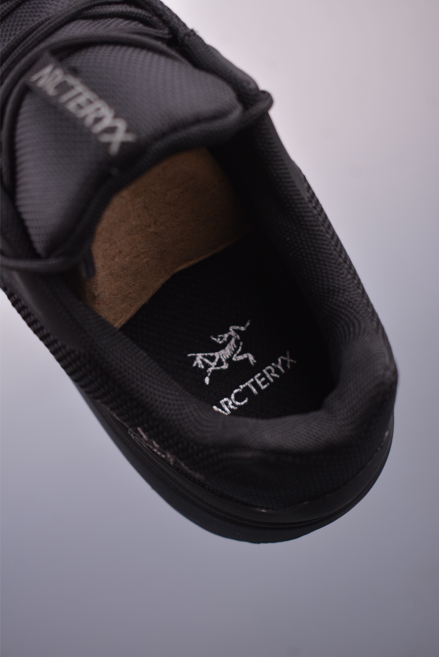 Arc'teryx Kopec GTX outdoor hiking shoes all black X000009208