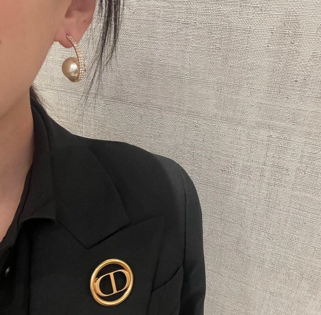 Dior pearl diamond earrings