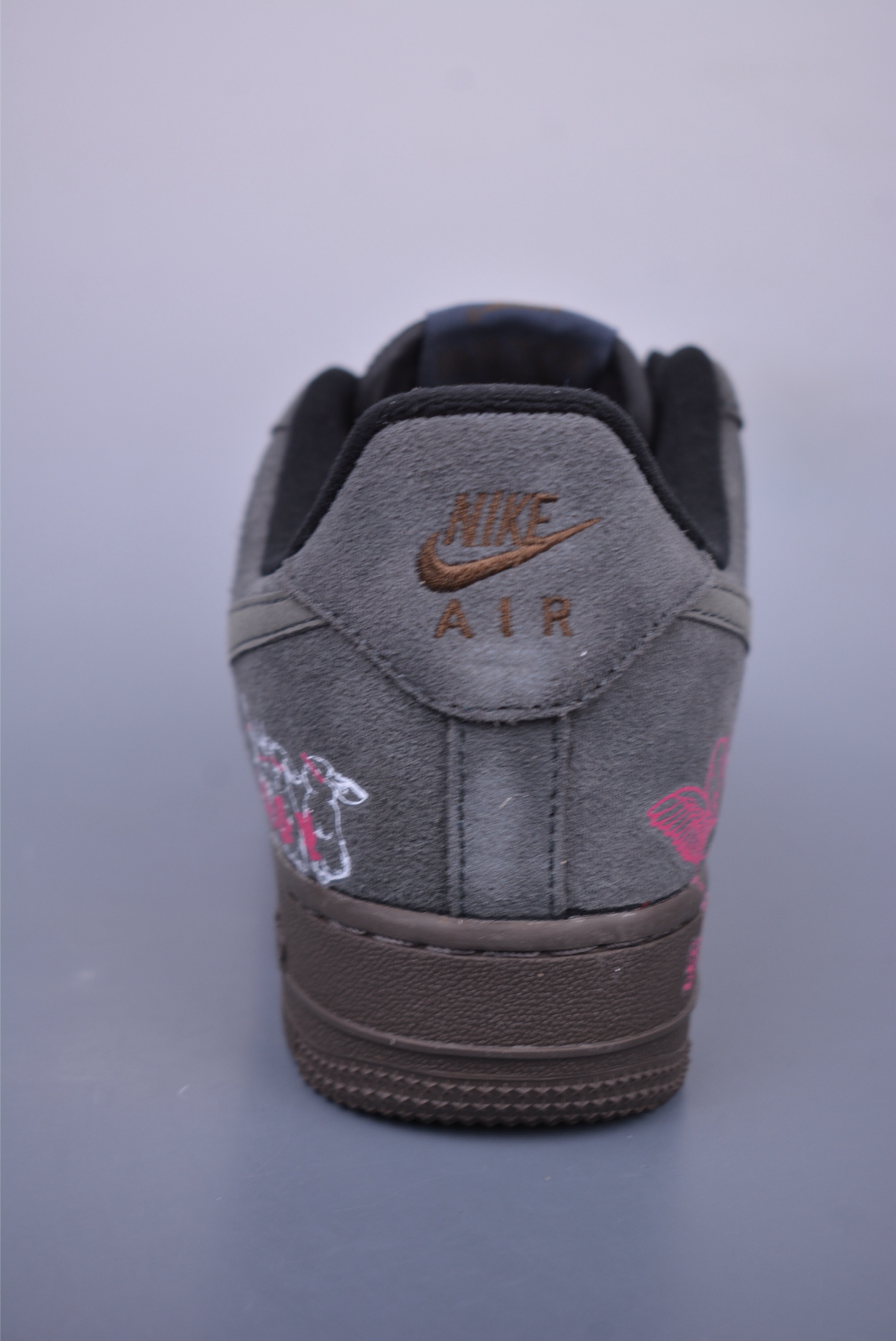 Nike Air Force 1 07 Low Sneakers Gray and Pink Heart DO6730-010