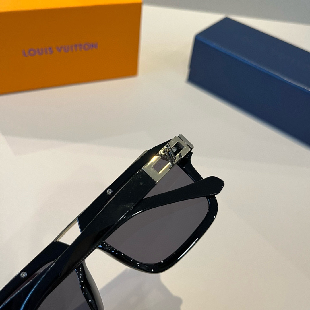 Louis Vuitton square-frame sunglasses
