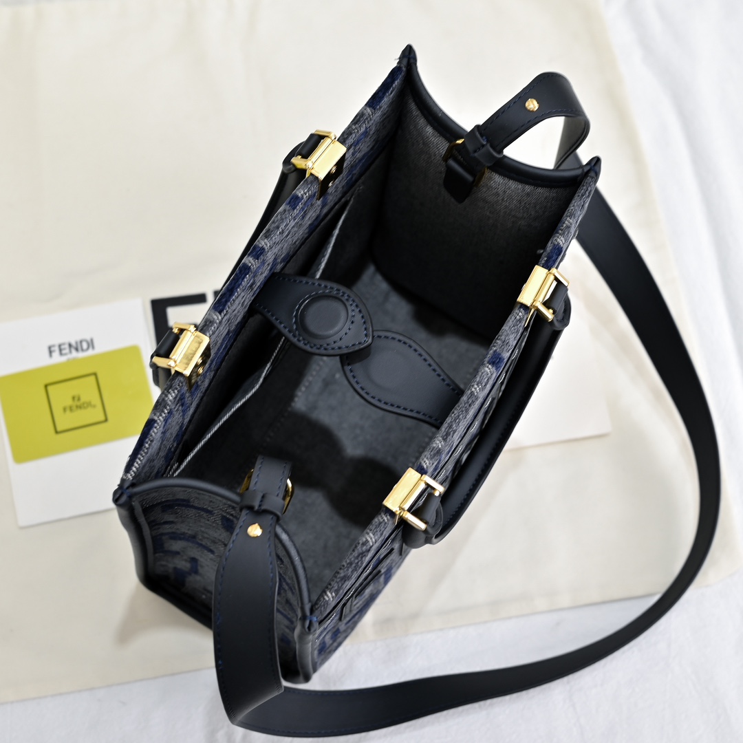 FENDI 0FÉŃĎI TOTE BAG 3364