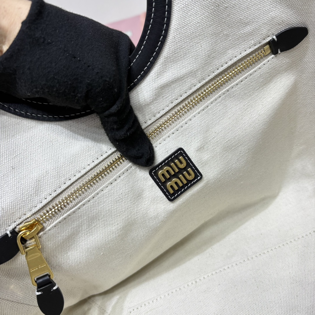 Miu Miu hobo tote underarm bag 5BG287