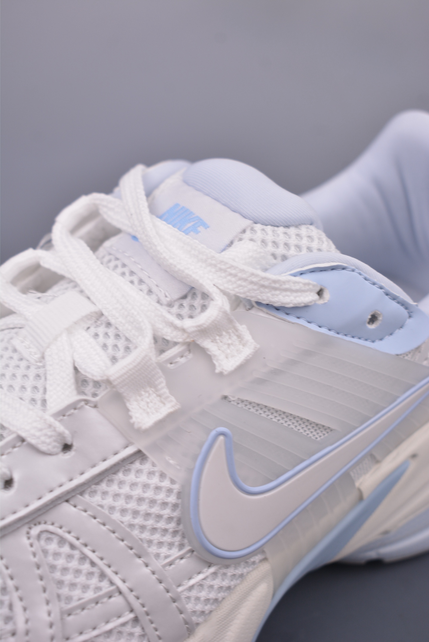 Nike Wmns V2K Runtekk Low running shoes White Silver Light Blue FD0736-009