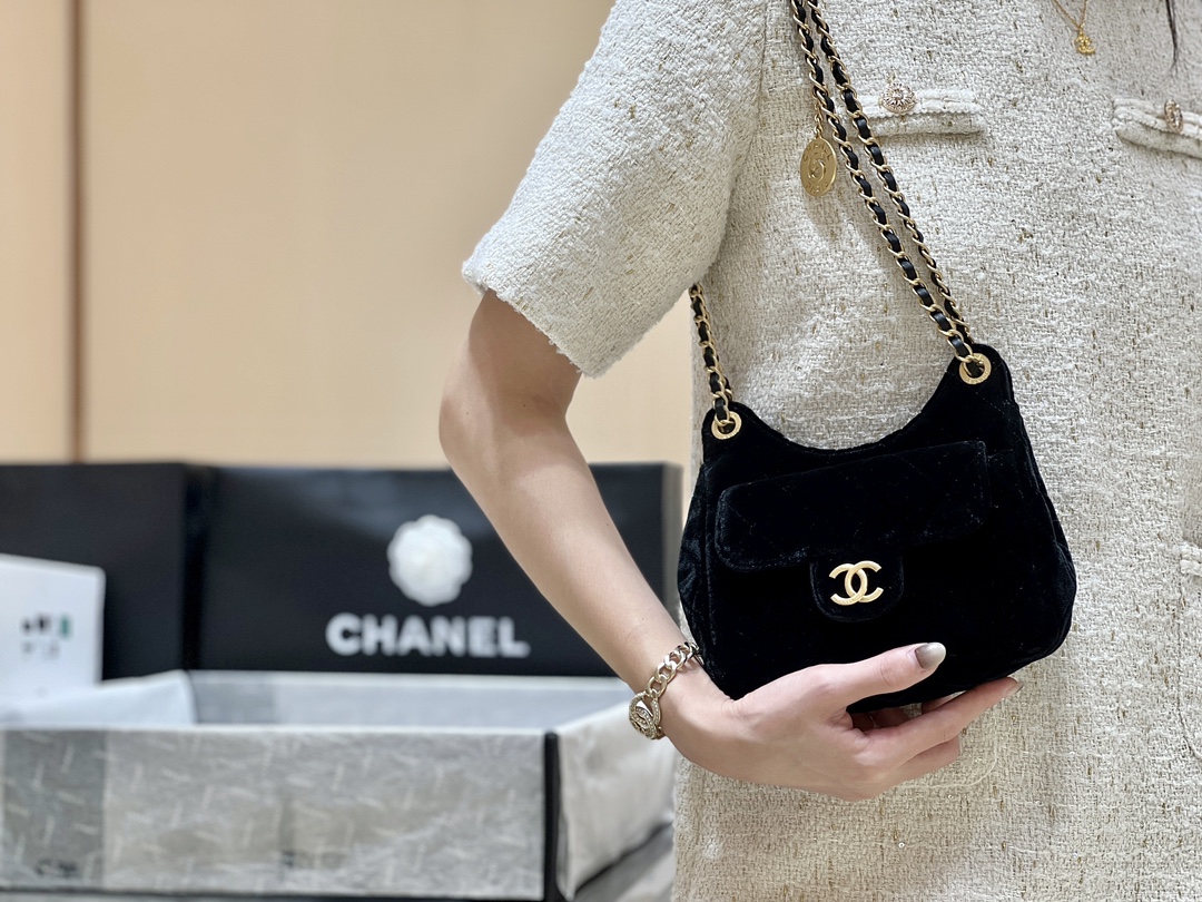 Chanel 23B velvet hobo AS4323