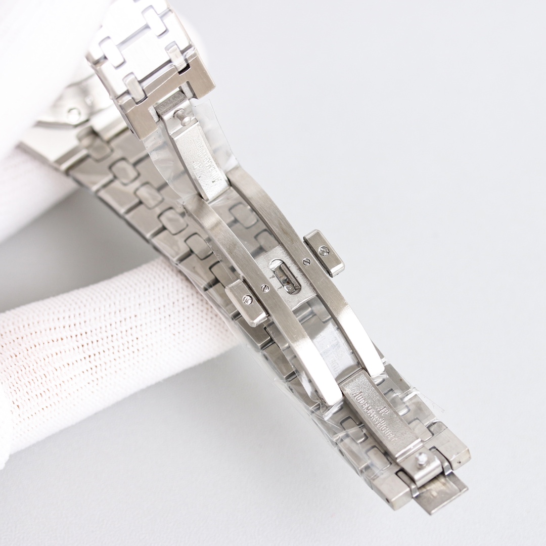 Audemars Piguet Royal Oak 26240BA.OO.1320BA.01