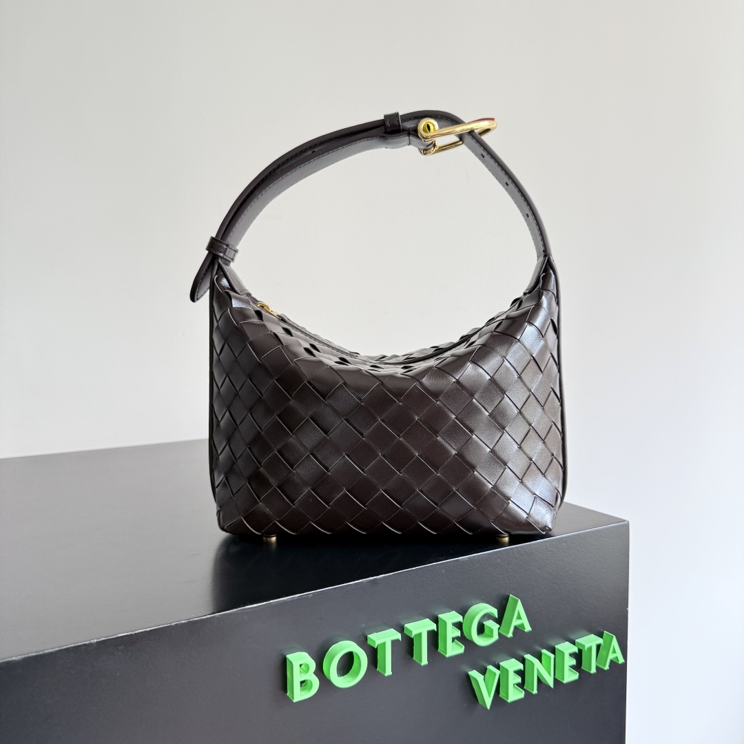 Bottega Veneta Year of the Snake Limited Edition Wallace Handbag 754443