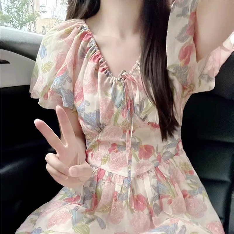 French tea break frock-sleeve floral dress
