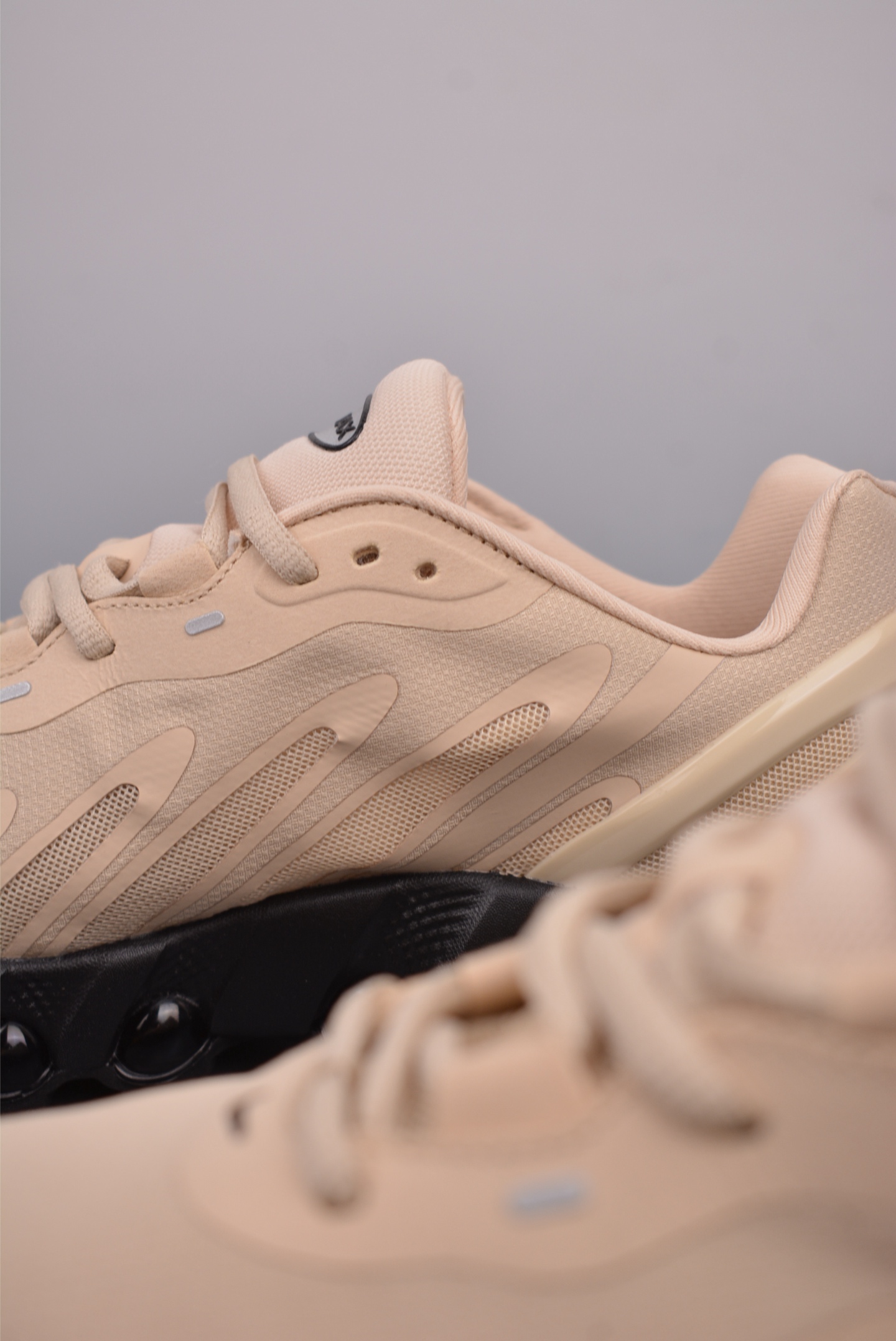 Nike Air Max DN8 Light British Tan FQ7860-033