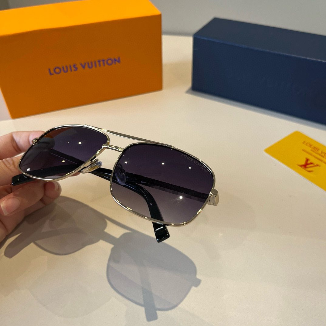 Louis Vuitton Round Frame Sunglasses