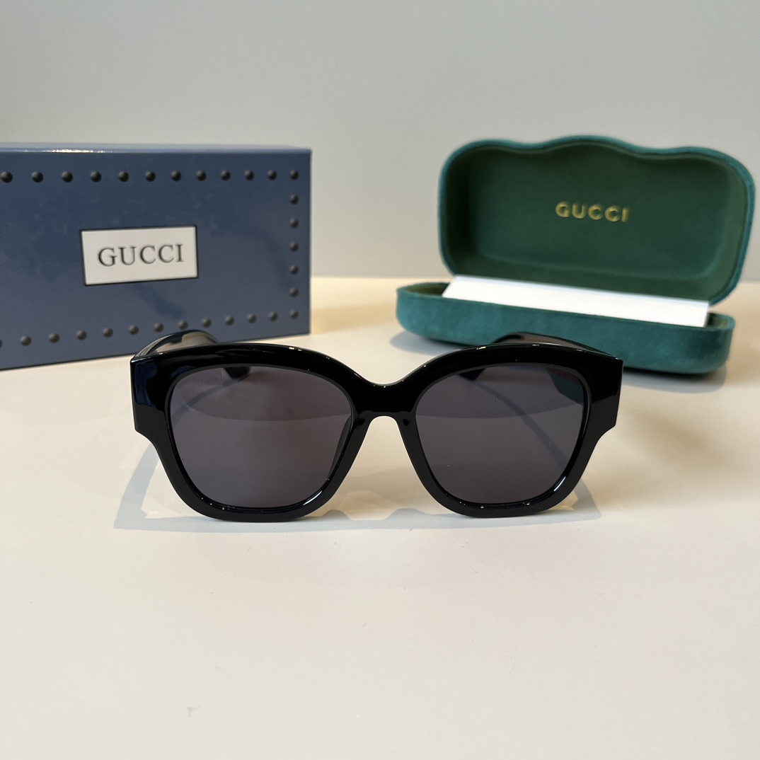 Gucci Round Frame Sunglasses