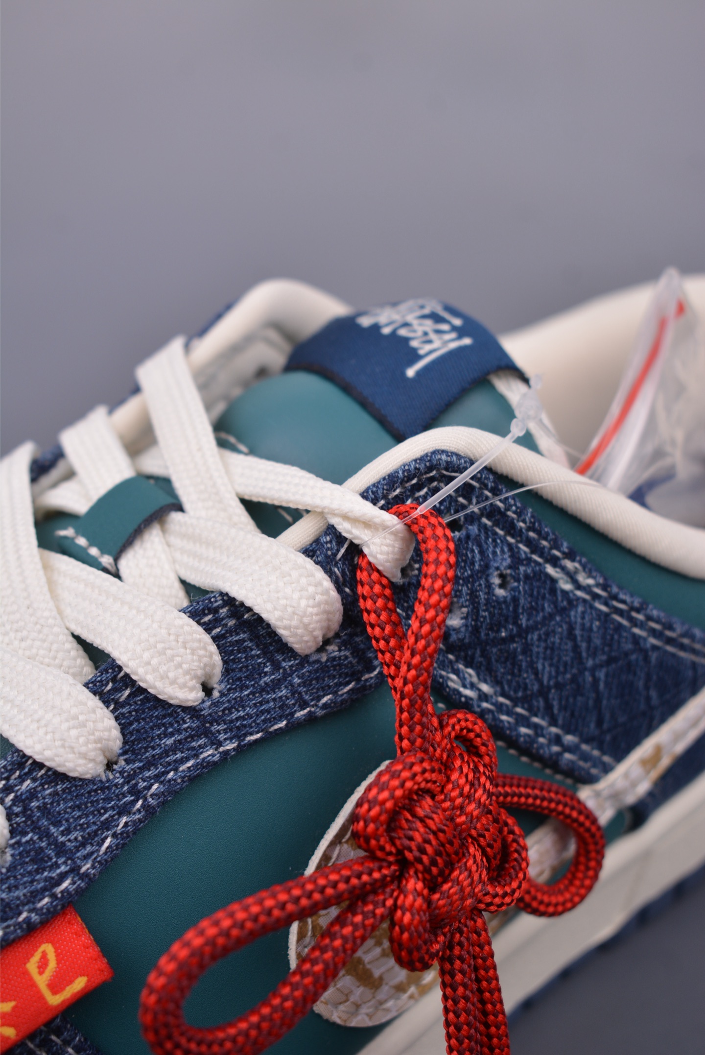 Nike SB Dunk Low sneakers 25 Year of the Snake Limited Edition Snake Denim Blue CH8311-112